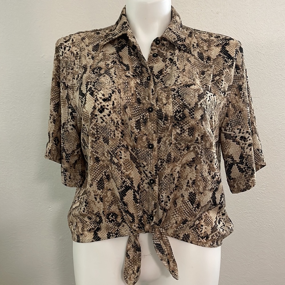 Sanctuary Women'S Snakeskin Print  Short Sleeve Top Front Tie Size Medium